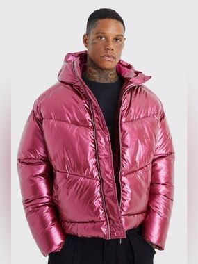 NWT◻️ boohooMAN
High Shine Hooded Puffer◽️